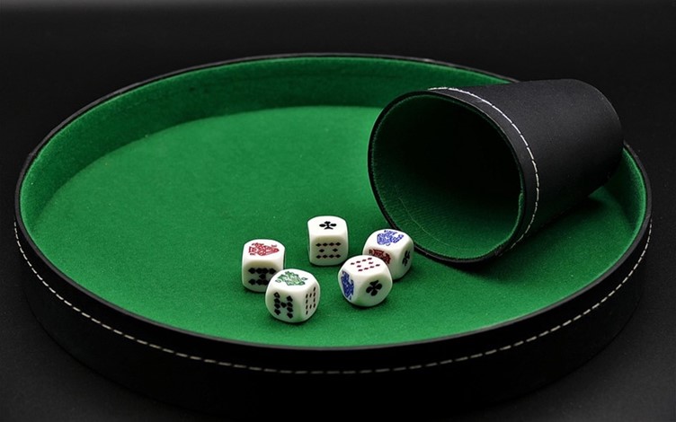 Phân chia vốn chơi Casino Poker Dice